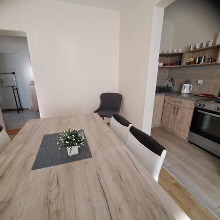 Haus Apartman Zajecar M&L Apartment Стая снимка